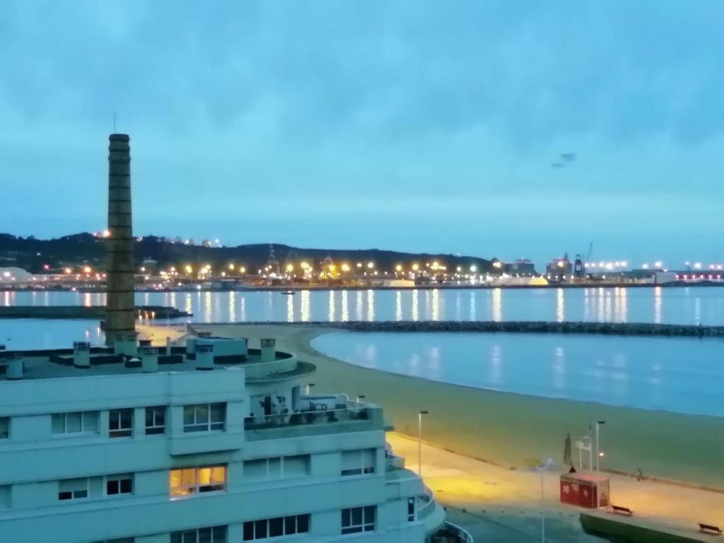 El Sexto De La Playa + Parking Gratis Lejlighed Gijón Eksteriør billede